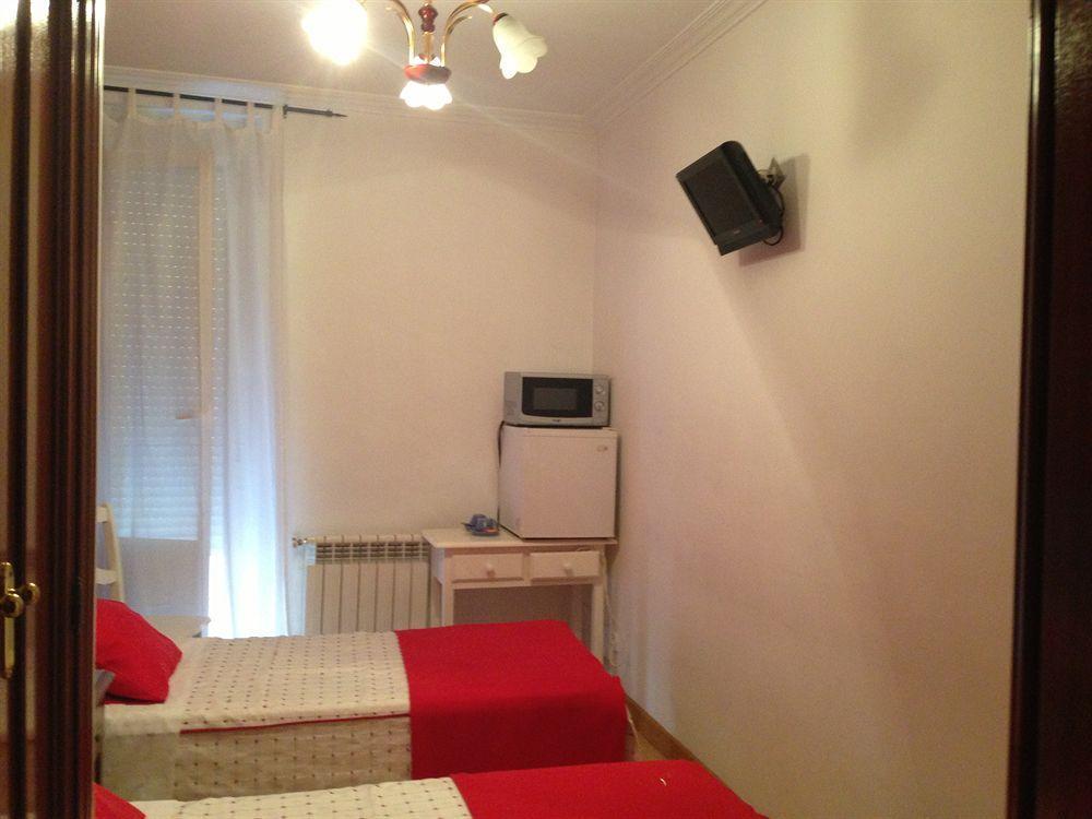 Hostal La Estrella Madrid Kültér fotó