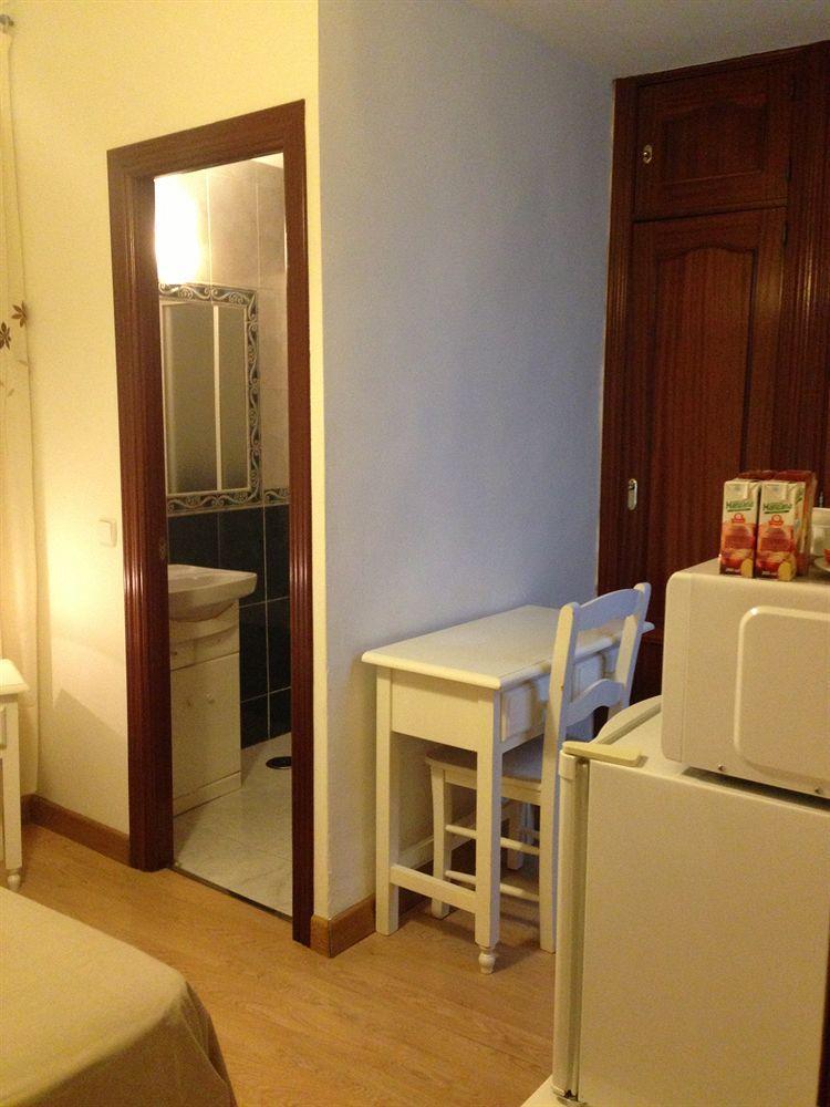 Hostal La Estrella Madrid Kültér fotó
