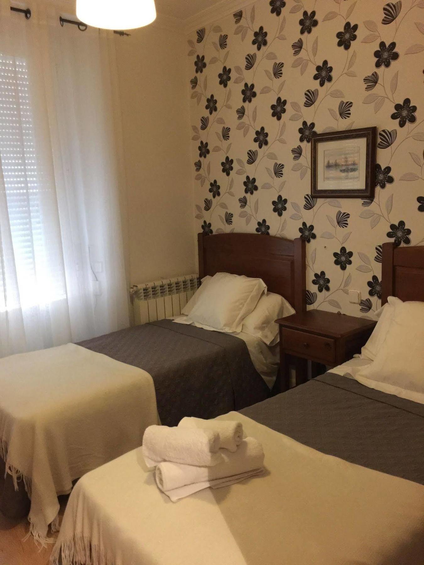 Hostal La Estrella Madrid Kültér fotó