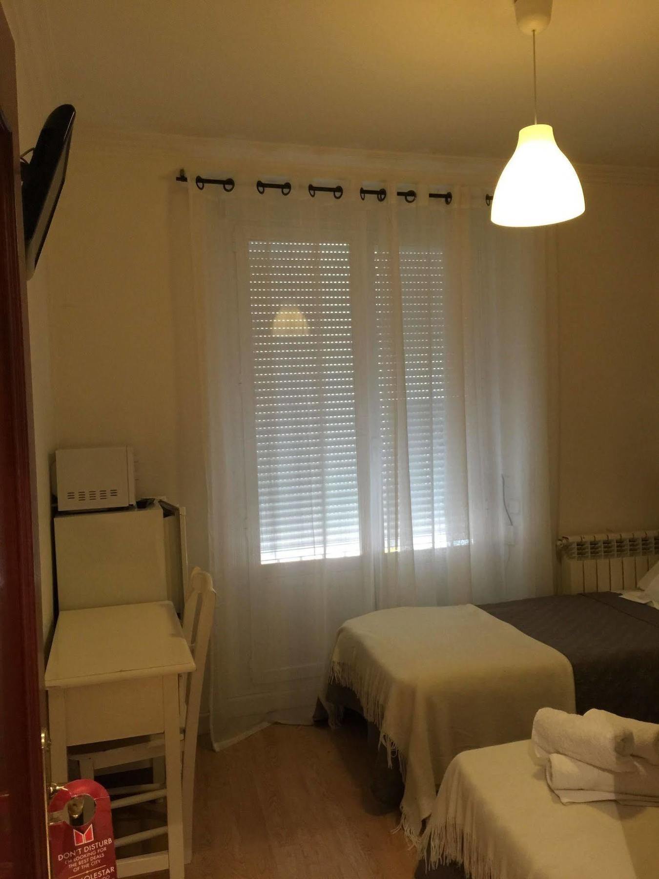 Hostal La Estrella Madrid Kültér fotó
