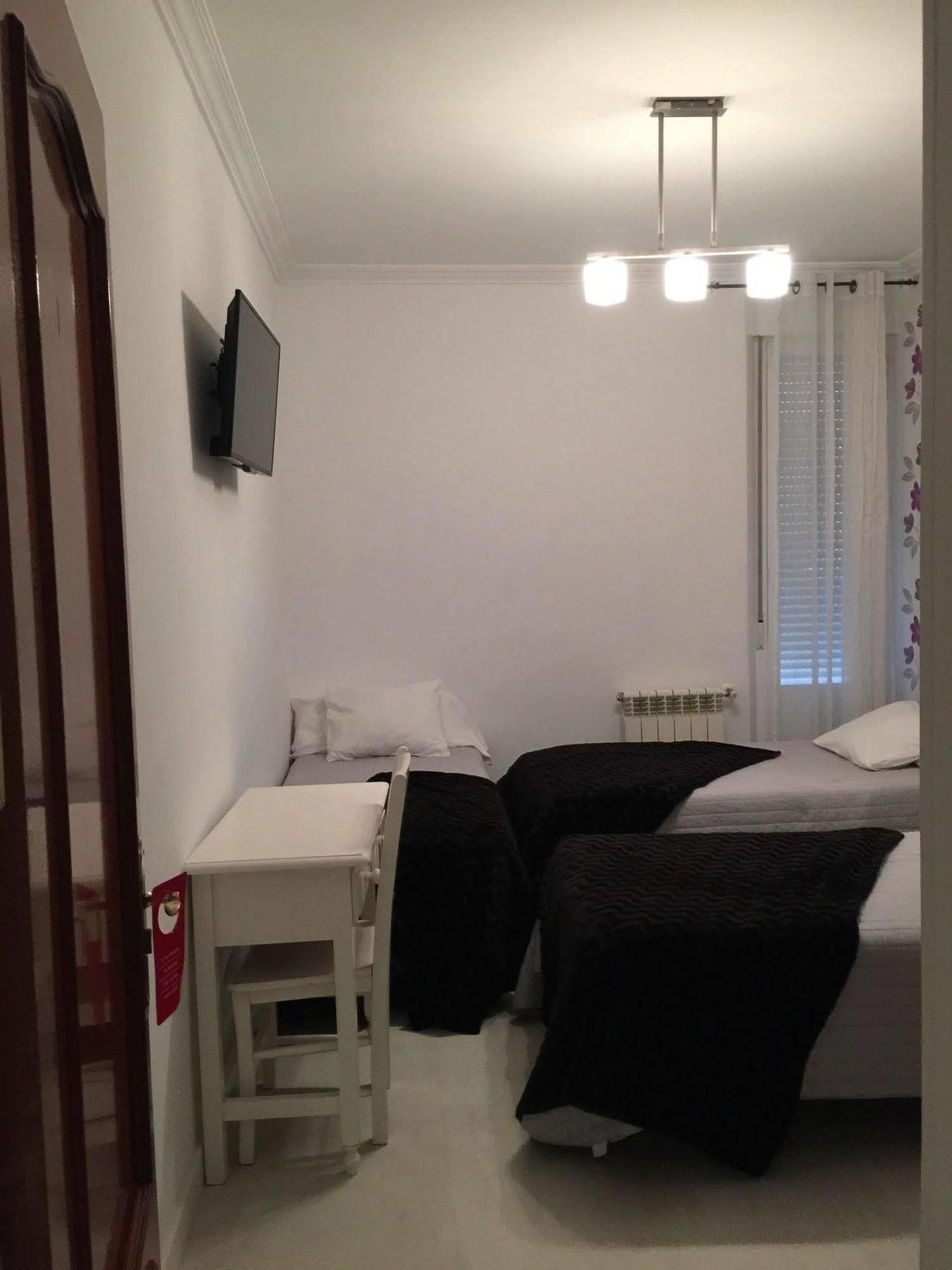 Hostal La Estrella Madrid Kültér fotó