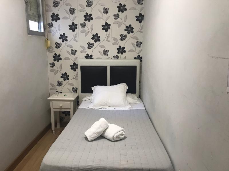 Hostal La Estrella Madrid Kültér fotó