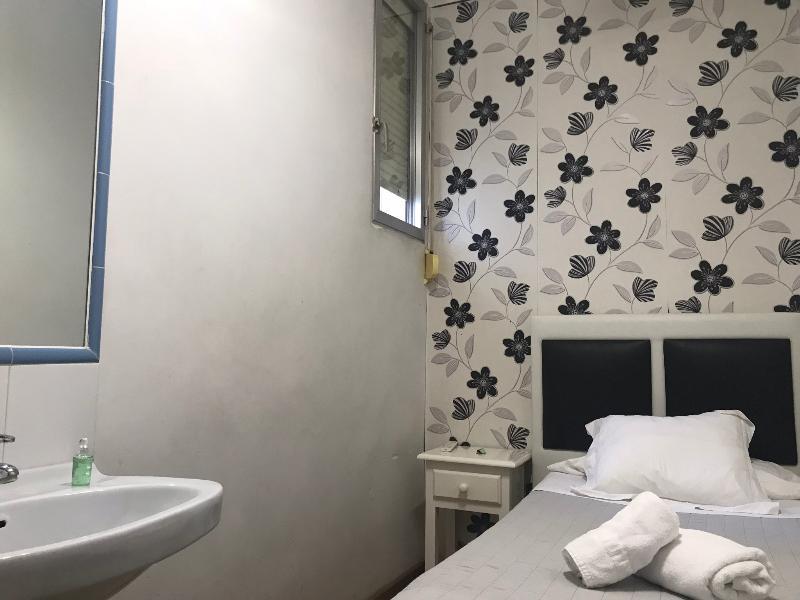 Hostal La Estrella Madrid Kültér fotó