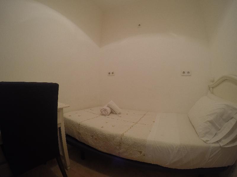 Hostal La Estrella Madrid Kültér fotó